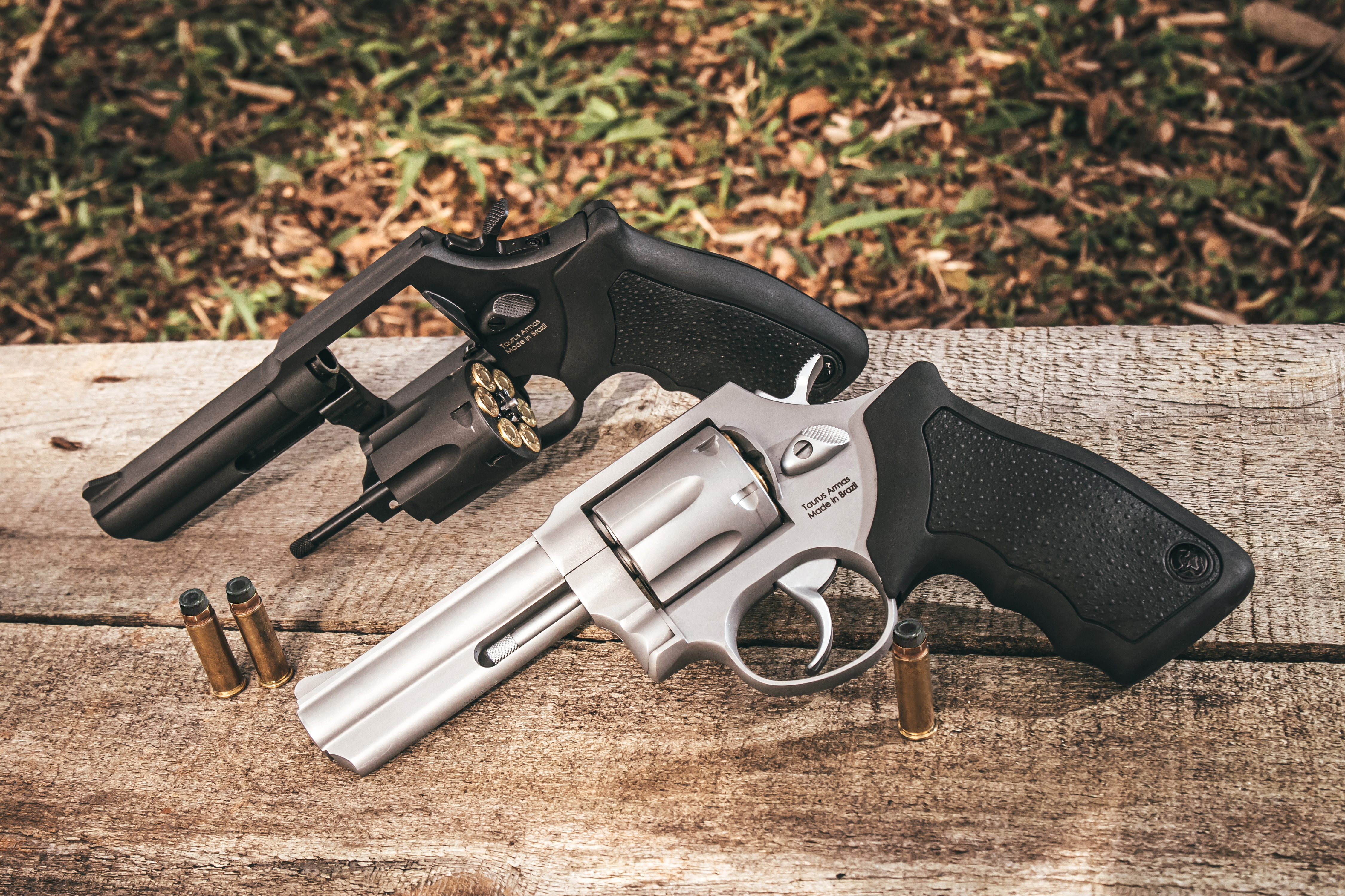 Taurus lança nova versão do clássico revólver RT 065, com calibre .357  Magnum e duas opções de acabamento