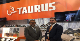 Taurus apresenta produtos premiados e novo CEO de sua subsidiária americana na maior feira de armas do mundo