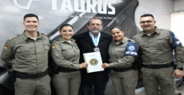 CEO Global da Taurus, Salesio Nuhs, recebe Comenda do 20º Batalhão de Polícia Militar de Porto Alegre