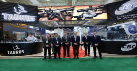 Taurus expõe amplo portfólio de armas e pré-lançamentos com exclusividade na LAAD 2024